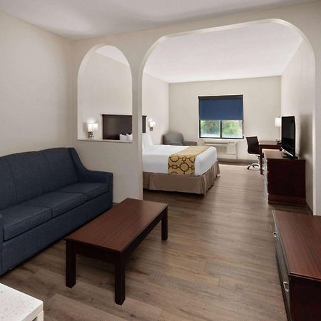 Baymont By Wyndham Houston Brookhollow Экстерьер фото