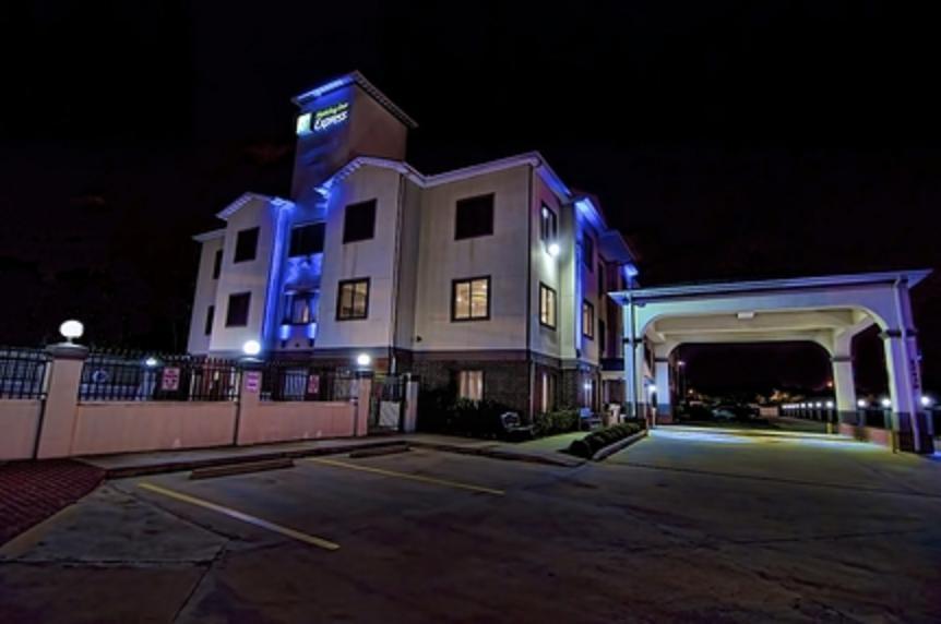 Baymont By Wyndham Houston Brookhollow Экстерьер фото
