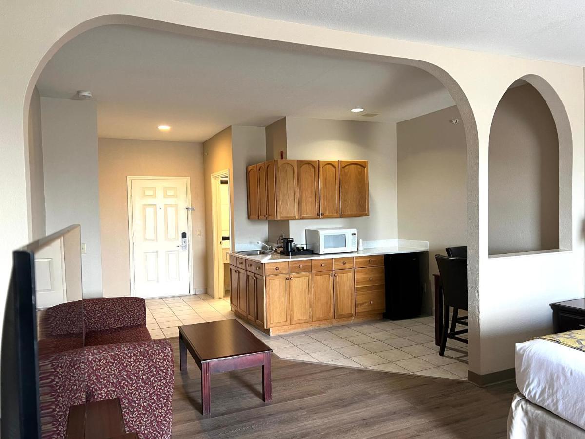 Baymont By Wyndham Houston Brookhollow Экстерьер фото