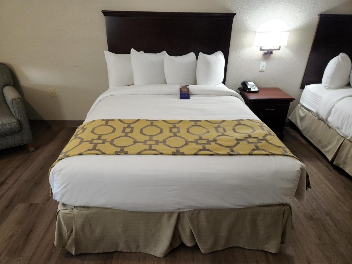 Baymont By Wyndham Houston Brookhollow Экстерьер фото