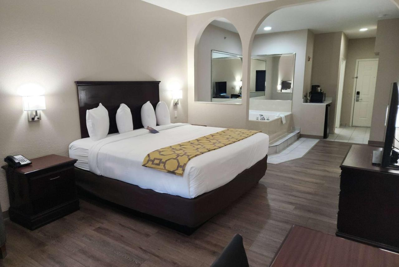 Baymont By Wyndham Houston Brookhollow Экстерьер фото