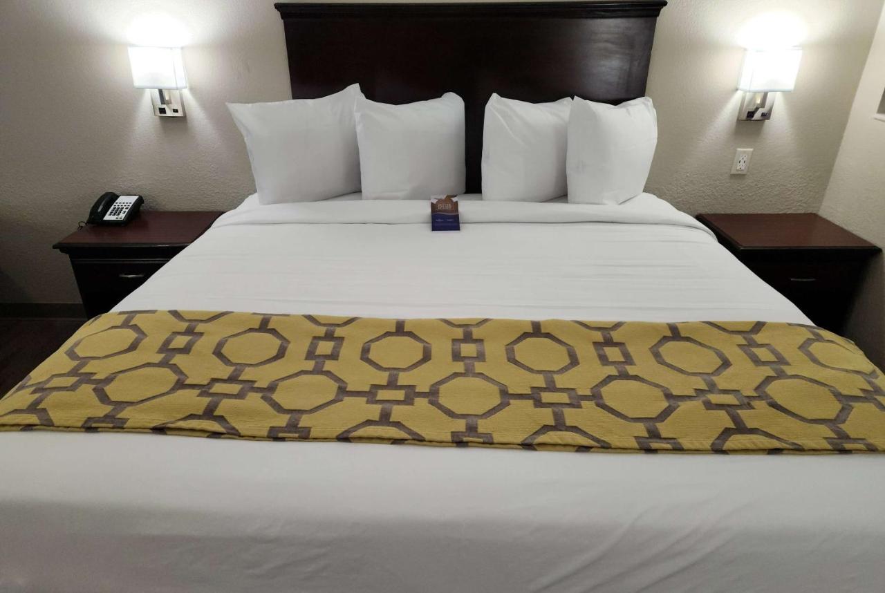 Baymont By Wyndham Houston Brookhollow Экстерьер фото