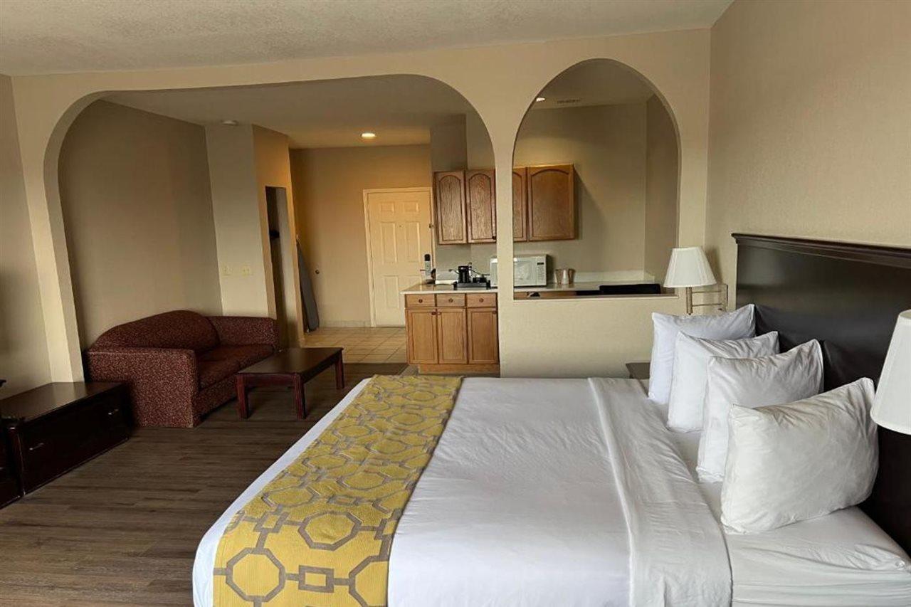 Baymont By Wyndham Houston Brookhollow Экстерьер фото