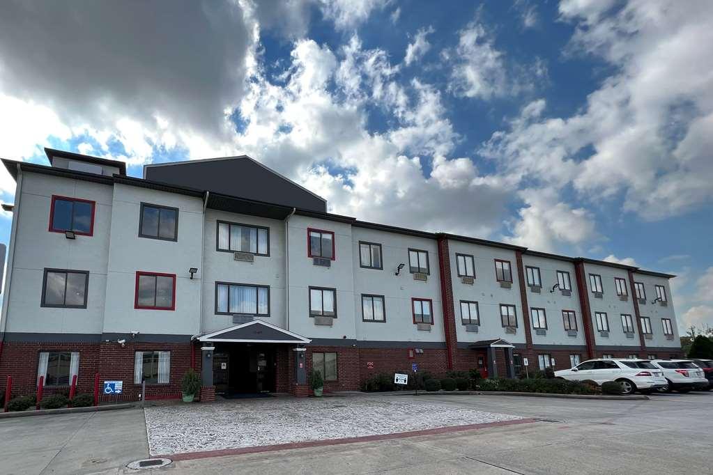 Baymont By Wyndham Houston Brookhollow Экстерьер фото