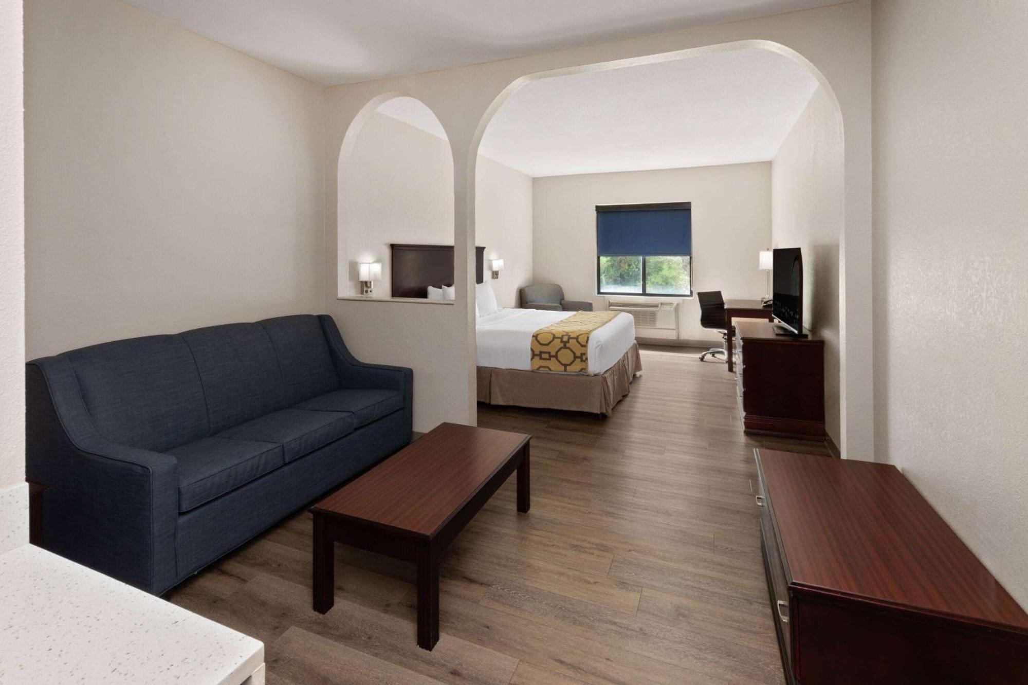 Baymont By Wyndham Houston Brookhollow Экстерьер фото