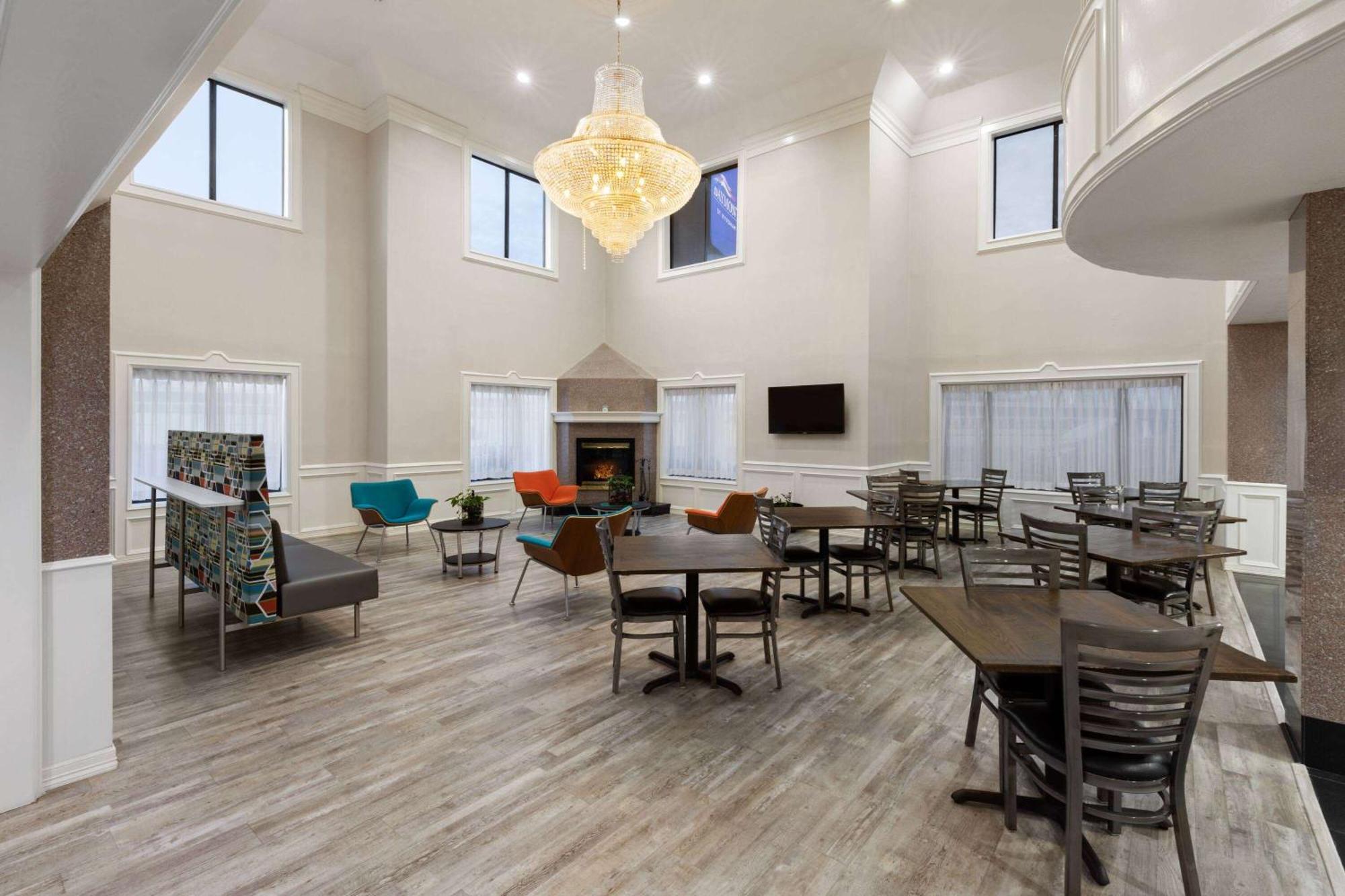 Baymont By Wyndham Houston Brookhollow Экстерьер фото